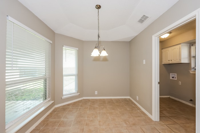 Building Photo - 106 Pueblo Dr