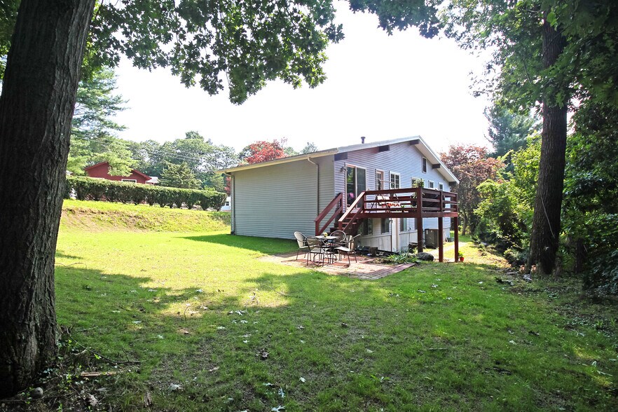 Building Photo - 88 Saint Mary St