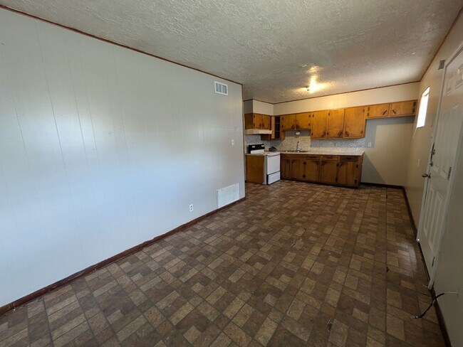 Building Photo - 4619 Hartel St