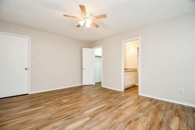 Building Photo - 11222 Broadsweep Dr