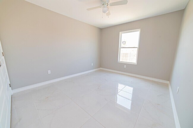 Building Photo - 315 Dorel Dr