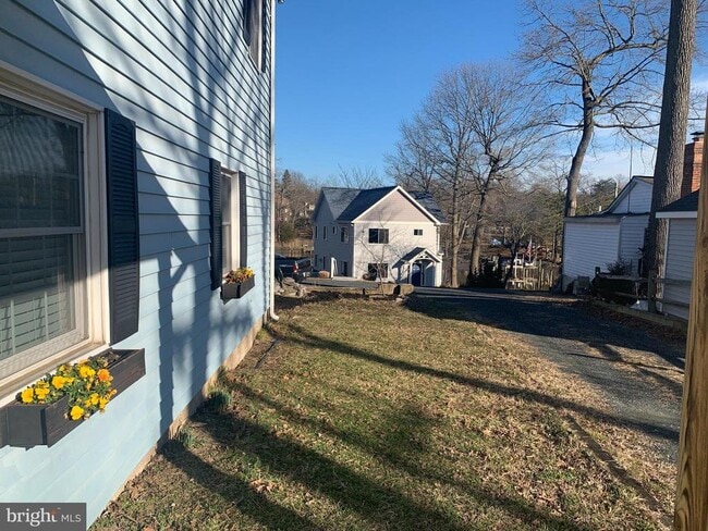 Building Photo - 781 Powhatan Beach Rd