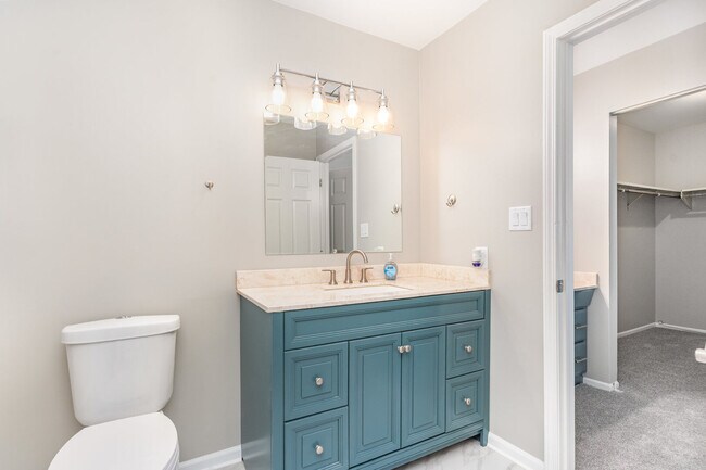 Building Photo - 355 Crestwood Ct