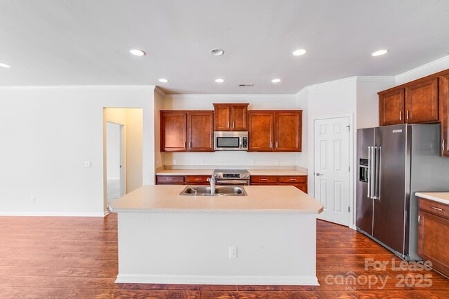 Building Photo - 7012 Kitty Hawk Ln