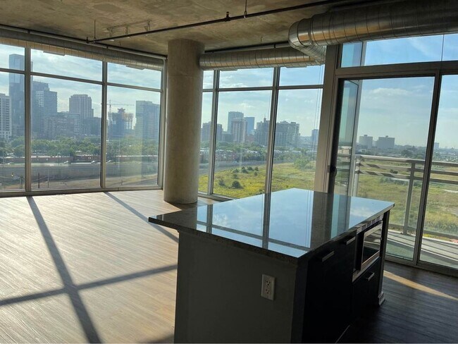 Building Photo - 1136 S Delano Ct W