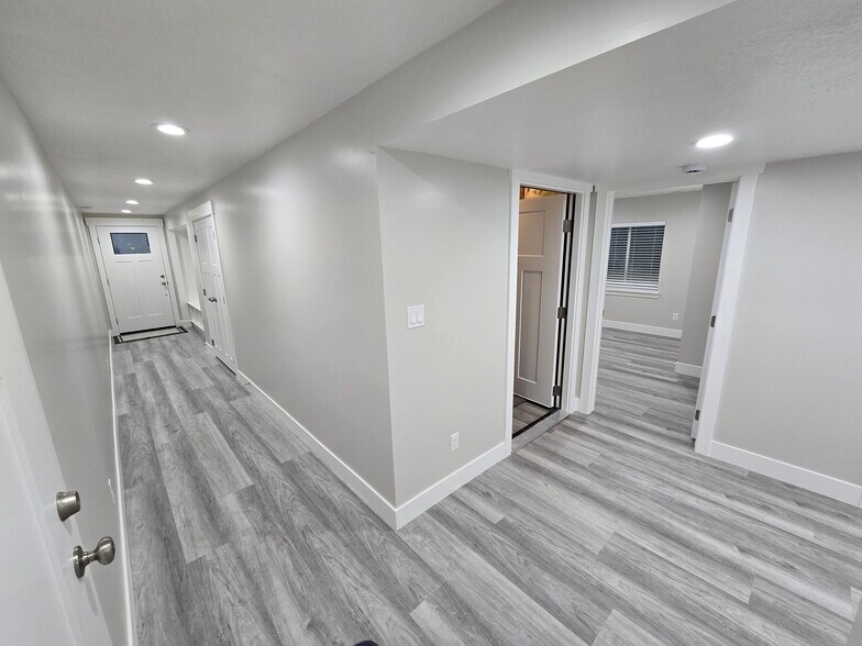 Hall - 2431 E Weeping Willow Way