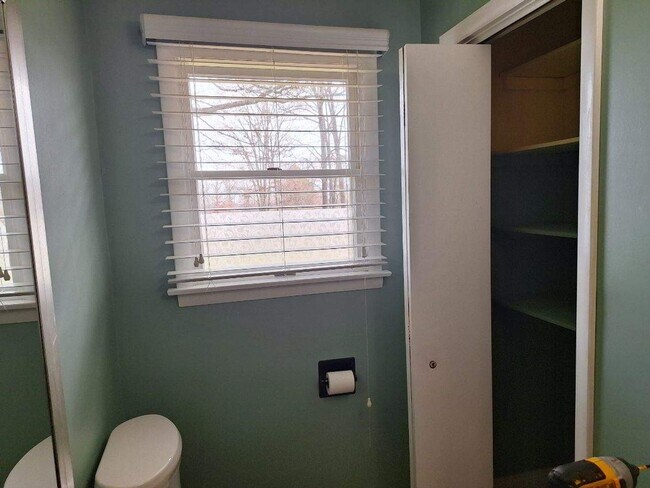 Building Photo - 1084 Nease Dr