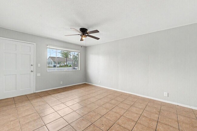 Building Photo - 514 N 8th St