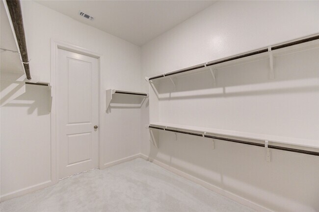 Building Photo - 25326 Loch Doon Dr