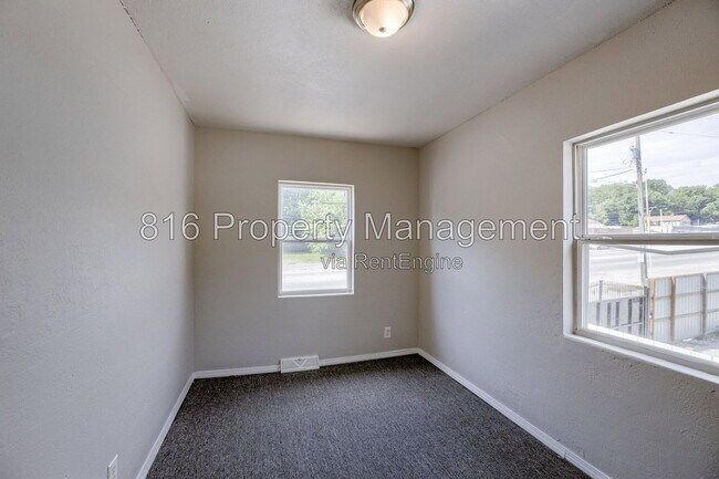 Building Photo - 8718 E Winner Rd