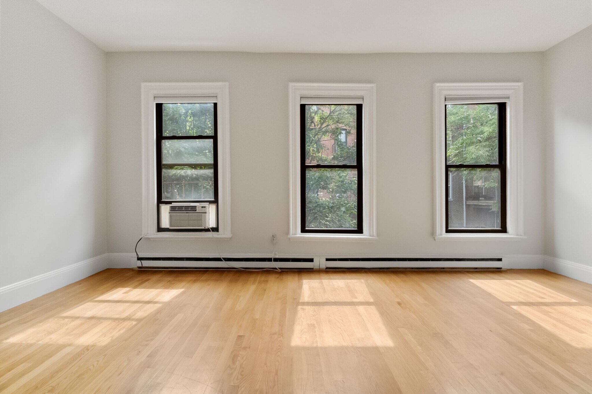 Building Photo - 182 W Brookline St