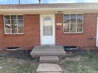 Building Photo - $525 - 1 bedroom/ 1 bathroom - Cozy fourplex