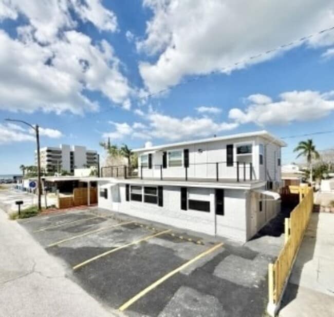 Building Photo - 80 146th Ave
