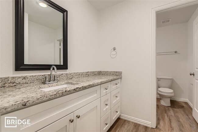 Building Photo - 5501 Wynwood Dr