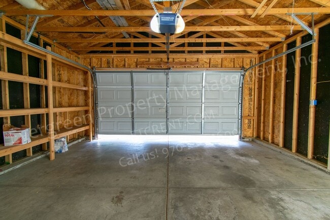 Building Photo - 2302 Turquoise St