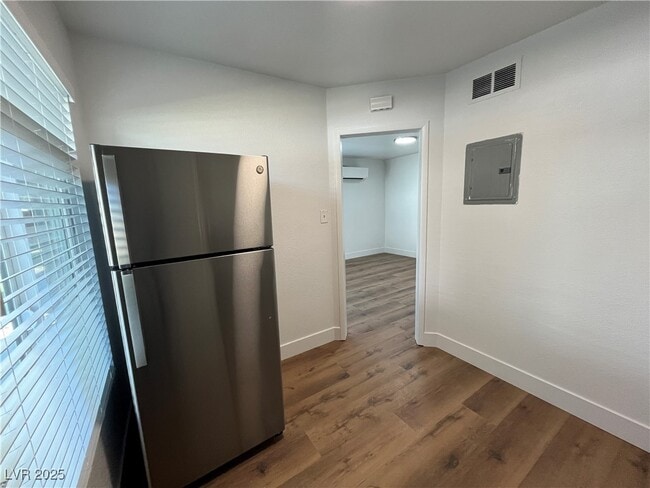 Building Photo - 222 S 10th St