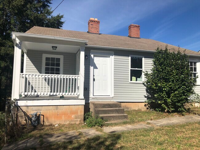 Primary Photo - 167 Hedges St SE