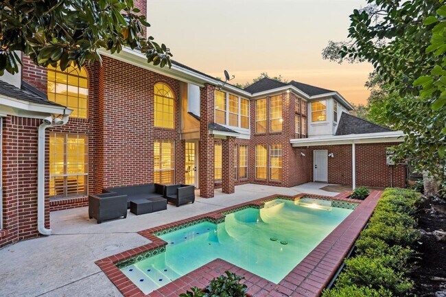 Building Photo - 1310 Kelliwood Oaks Dr