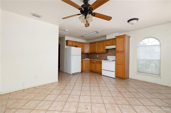 Building Photo - 2717 W Ringold Cir