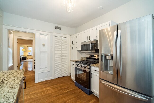 Building Photo - 6330 S Rosebury Ave