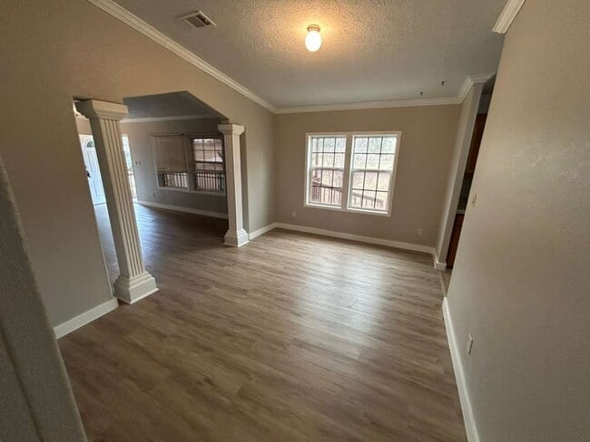 Building Photo - 2595 Bryant St