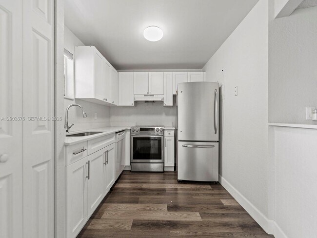 Building Photo - 4235 N University Dr