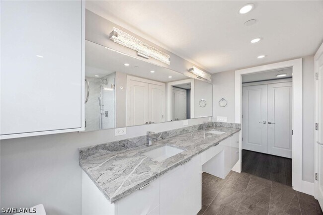 Building Photo - 6075 Pelican Bay Blvd