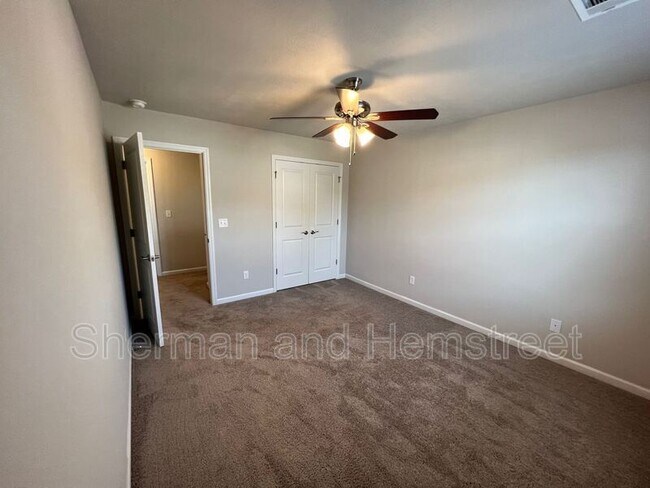 Building Photo - 746 Tarvin Cir
