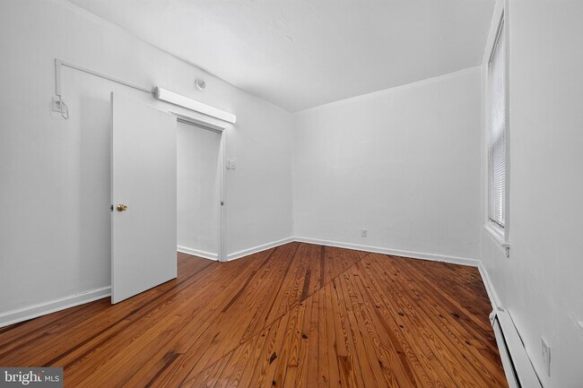 Building Photo - 1438 S 13th St