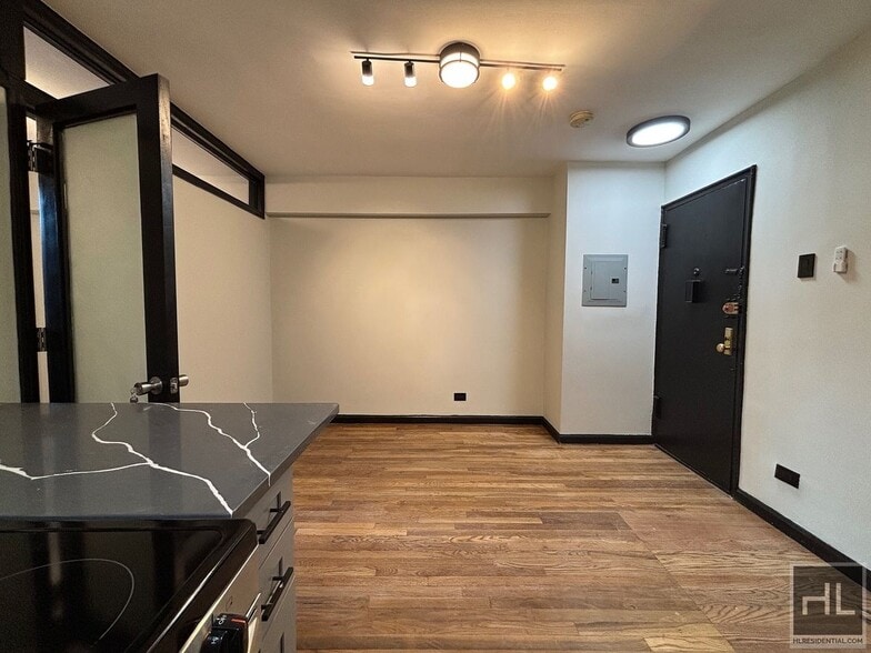 Building Photo - East 58th Street