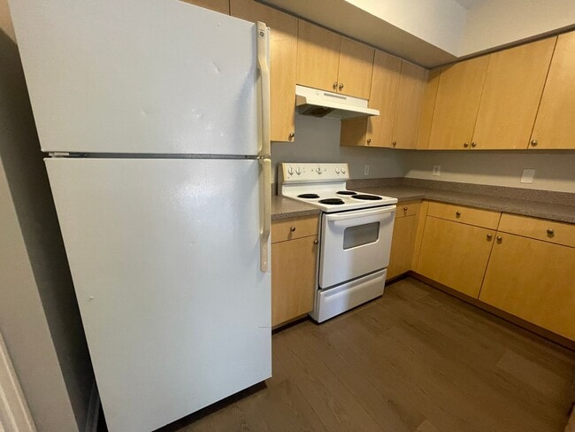 Building Photo - ANNUAL RENTAL - 1 BED / 1 BATH THE SANCTUA...