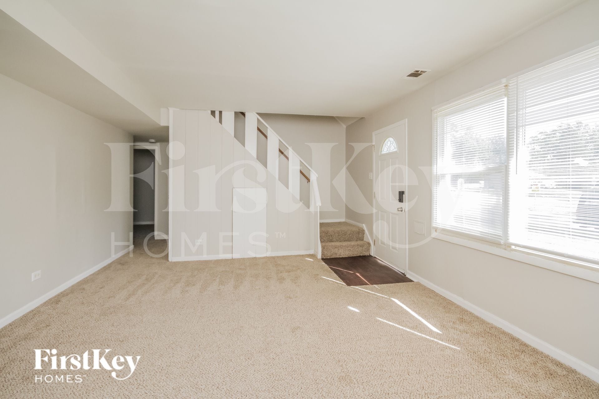 Building Photo - 400 Watseka St