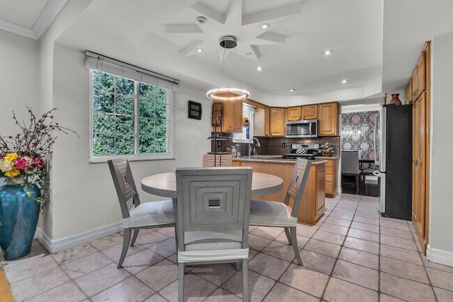 Building Photo - 5555 Patterson Dr