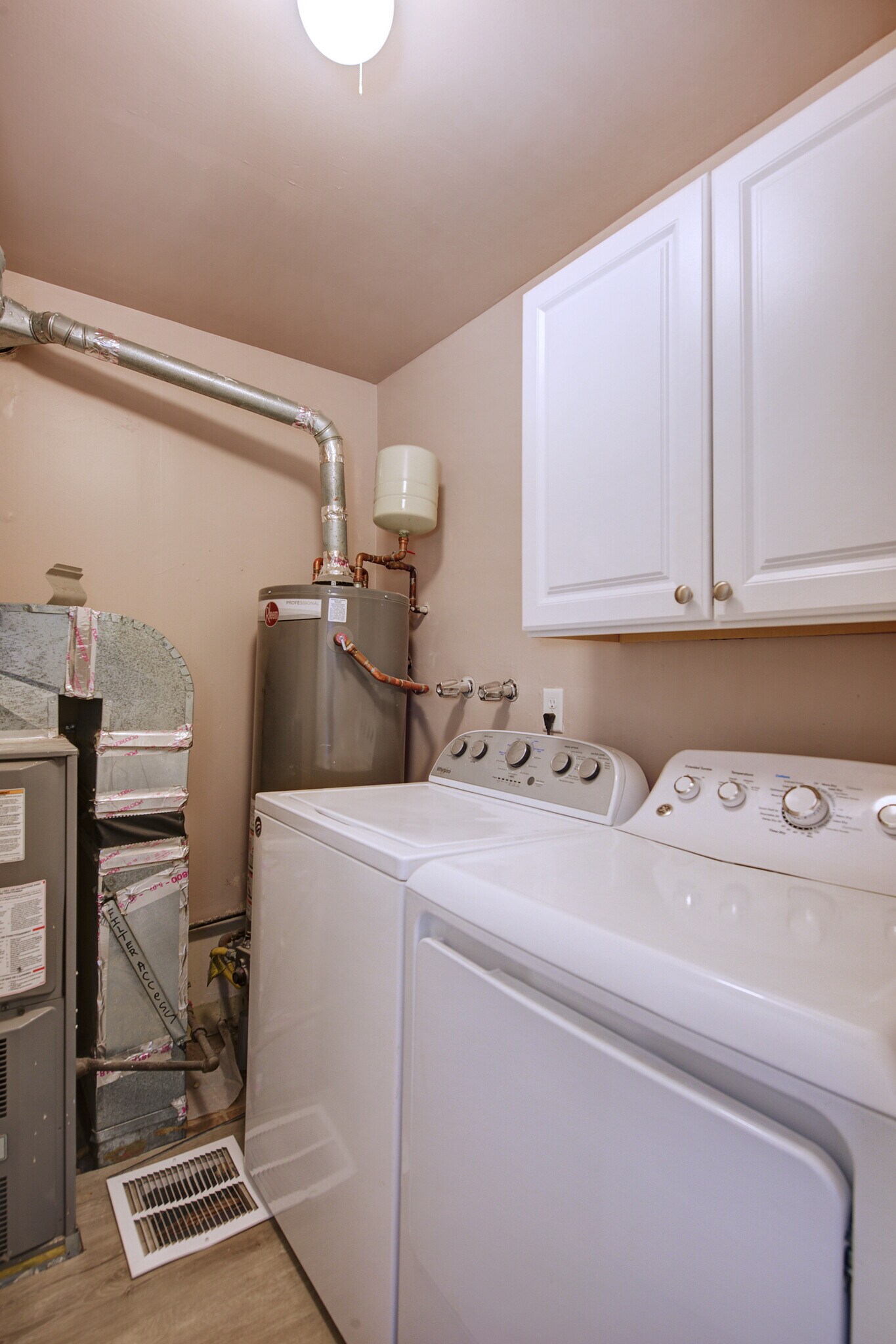 full size washer and dryer - 6505 Kalua Rd