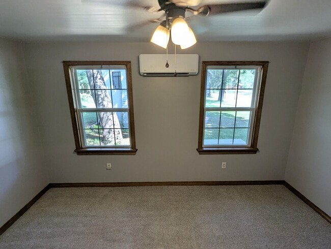 Building Photo - 286 Cottage Ave