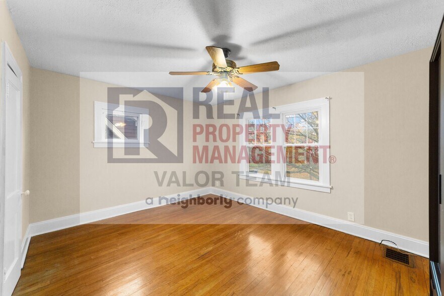 Building Photo - Beautifully maintained 3bd/1.5 bath Coloni...