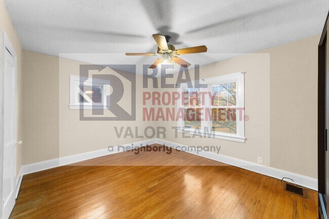 Building Photo - Beautifully maintained 3bd/1.5 bath Coloni...