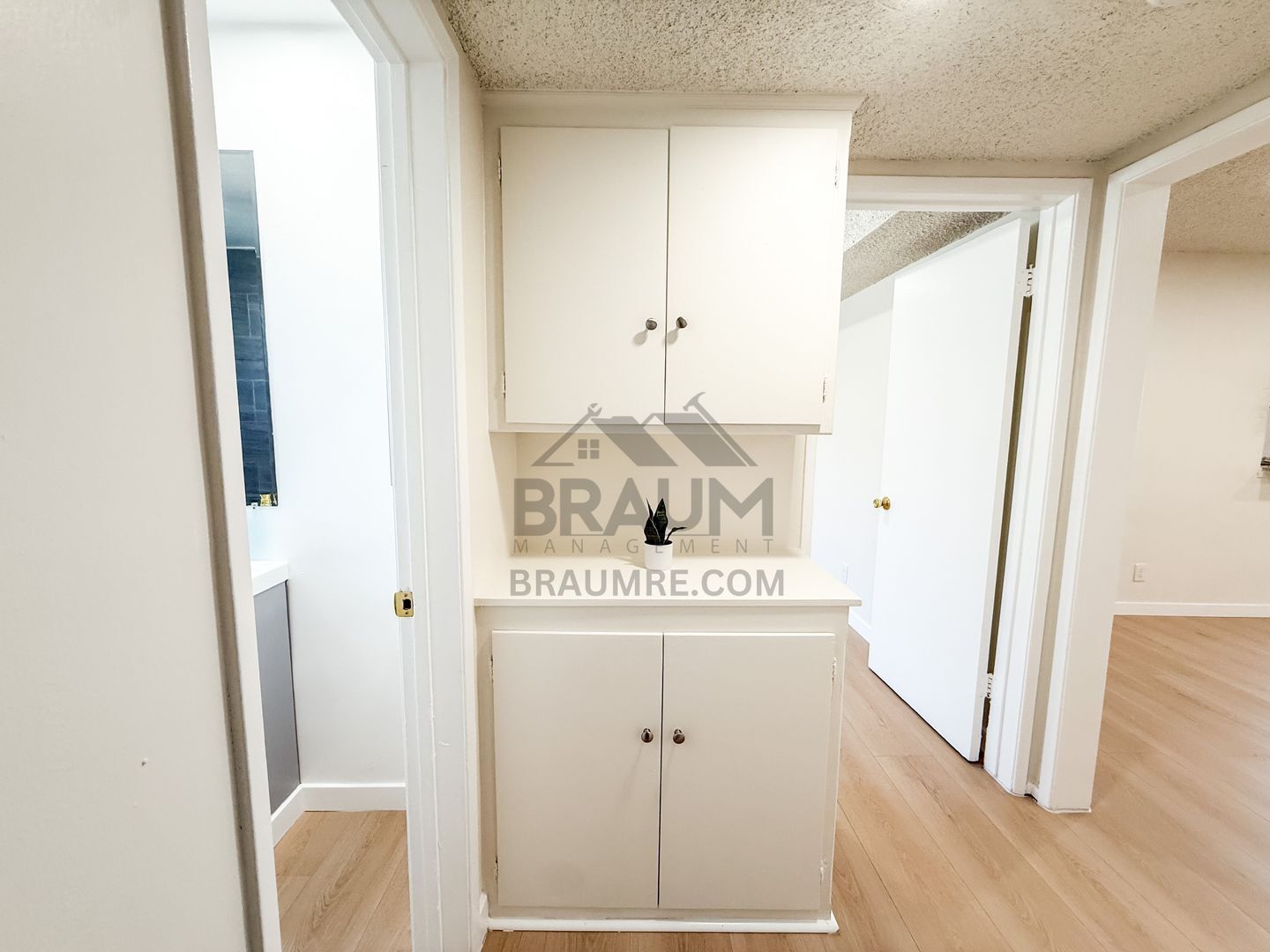 Building Photo - 6041 Whitsett Ave