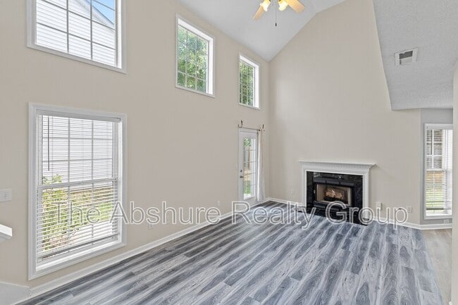 Building Photo - 4224 Lake Woodard Dr