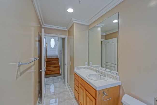 Building Photo - BEAUTIFUL, BRIGHT & AIRY 3BR2.5BA DETACHED TOWNHOME W/ LARGE 2-CAR GARAGE, WORKSHOP/BONUS ROOM, C...