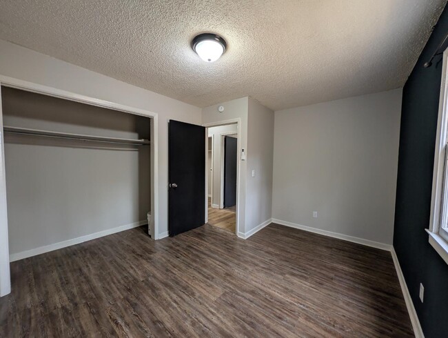 Building Photo - 135 Caz Ln