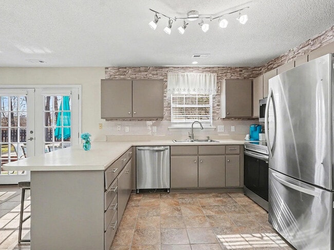 Building Photo - Earn Wealth While Leasing - Like a Homeowner - Lease to Own