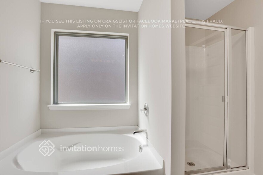 Building Photo - 605 Emporia Loop