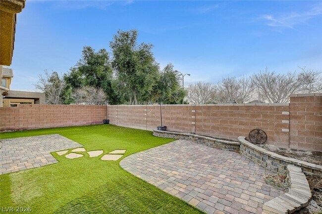 Building Photo - 4229 W Galapagos Ave