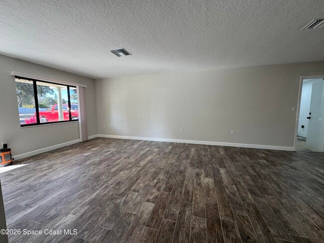 Building Photo - 540 Elliott Dr