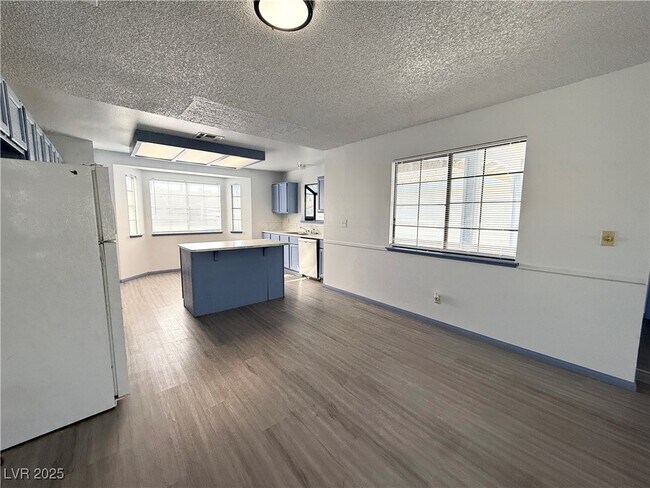 Building Photo - 5876 Filmore Ave