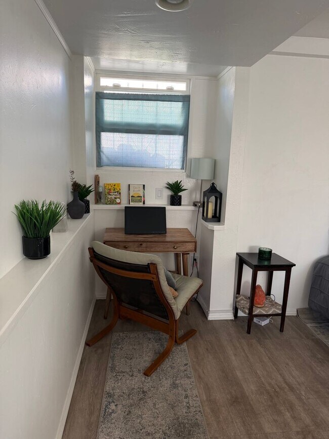 Building Photo - 731-33.5 Beryl St