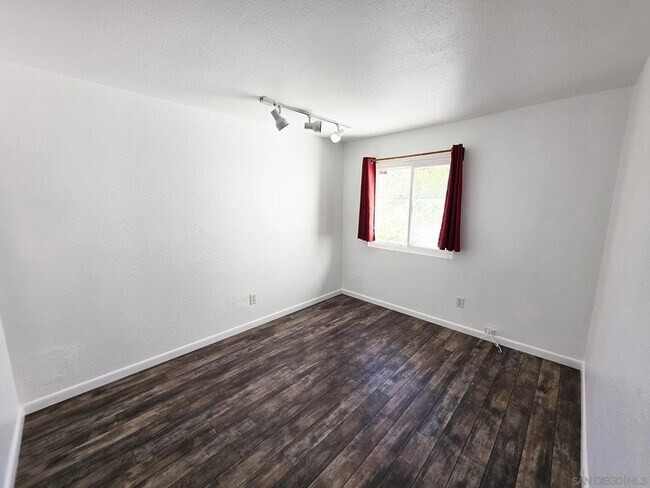 Building Photo - 2230 Ledgeview Ln