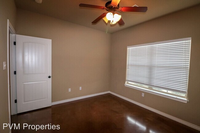 Building Photo - 3 br, 2 bath House - 3021 Silver Saddle