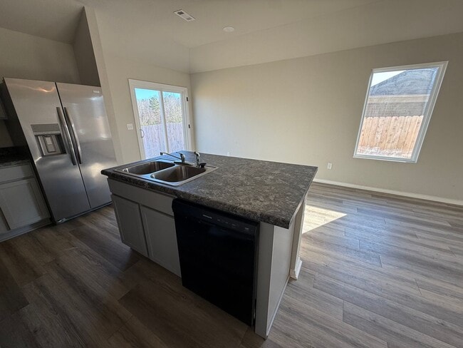 Building Photo - 6153 Discovery Trl